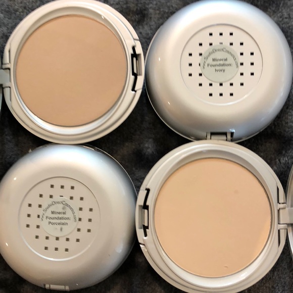 (NOT FOR SALE) Studio Direct Mineral Foundation - Picture 2 of 5